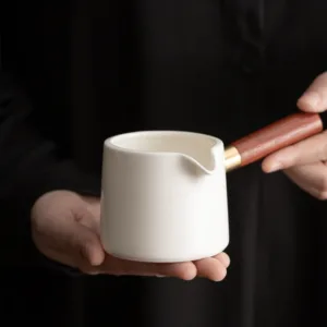 Sheep-Fat Jade-like White Porcelain Gongdao Cup (Fairness Cup)