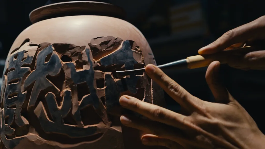 making nixing pottery