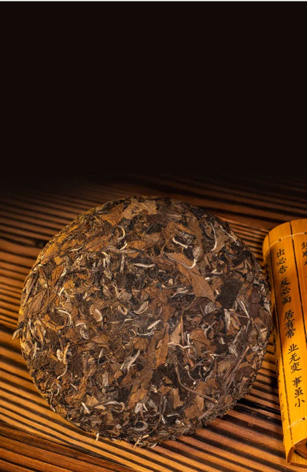 2008 Fuding Tailao Mountain White Tea Shoumei Year High Mountain Old White Tea Cake
